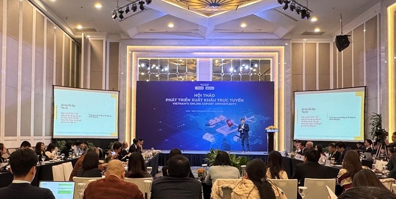 At the seminar co-hosted by the Vietnam E-Commerce Association (VECOM) and Access Partnership in Hanoi on December 16. (Photo: VNA)