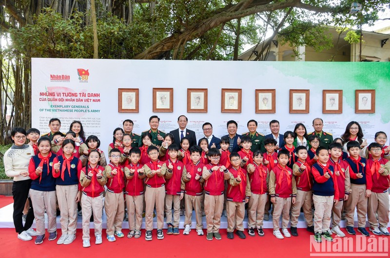 Nhan Dan Newspaper launches interactive exhibition to mark 80 years of Vietnam People’s Army