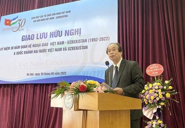 Vietnam-Uzbekistan Friendship Association President Luong Phan Cu speaks at the event. (Photo: baoquocte.vn)