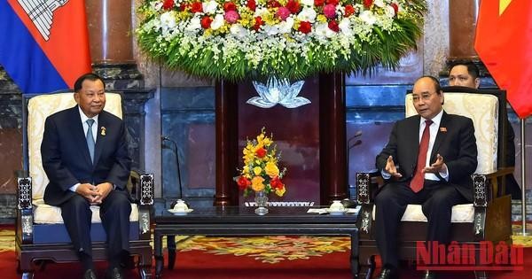 President Nguyen Xuan Phuc receives President of the Cambodian Senate Samdech Say Chhum.