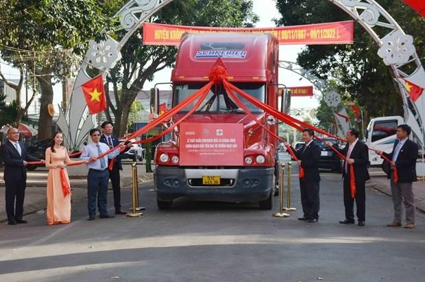 A ceremony marking the export of the more than 6 tonnes of macadamia, worth about 2 billion VND (80,426 USD), was held in Krong Nang district on November 9. (Photo: VNA)
