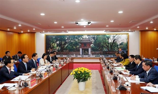 Finance Minister Ho Duc Phoc on January 10 meets Samsung Electronics President and Chief Financial Officer Park Hark-kyu. (Photo: VNA)