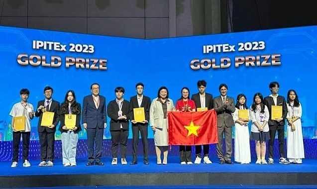 Vietnamese students win gold prizes at the IPITEx 2023