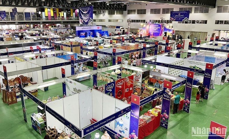 The Vietnam-Laos Trade Fair 2022 held in Vientiane. (Photo: TRINH DUNG)