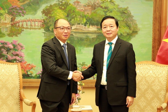 Deputy Prime Minister Tran Hong Ha and Tien Quoc Hao, Chief Executive Officer of Asia Region of Japan’s Toyota Motor Corporation (TMC) and President of Toyota Motor Asia Pacific (TMAP) (Photo: VGP)