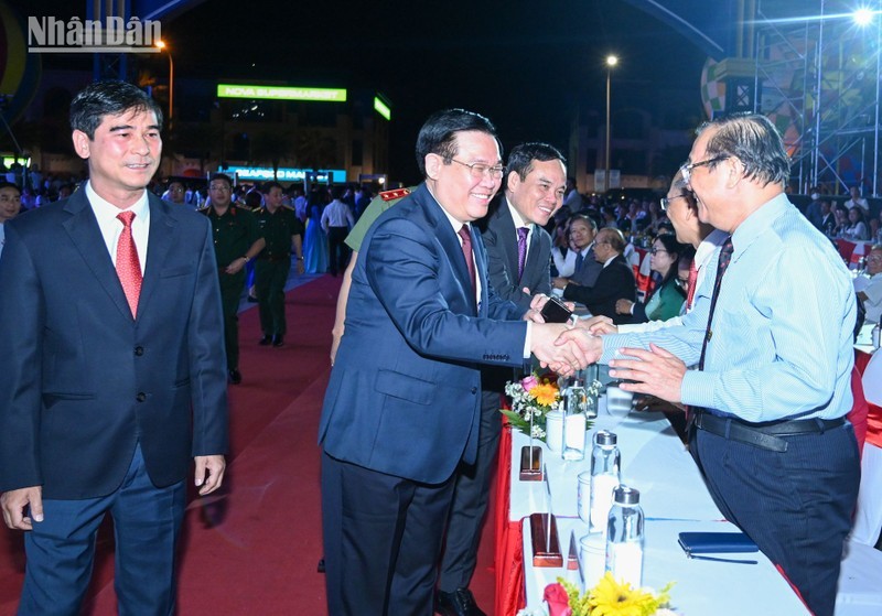 NA Chairman Vuong Dinh Hue and other delegates at the opening ceremony of the National Tourism Year 2023.