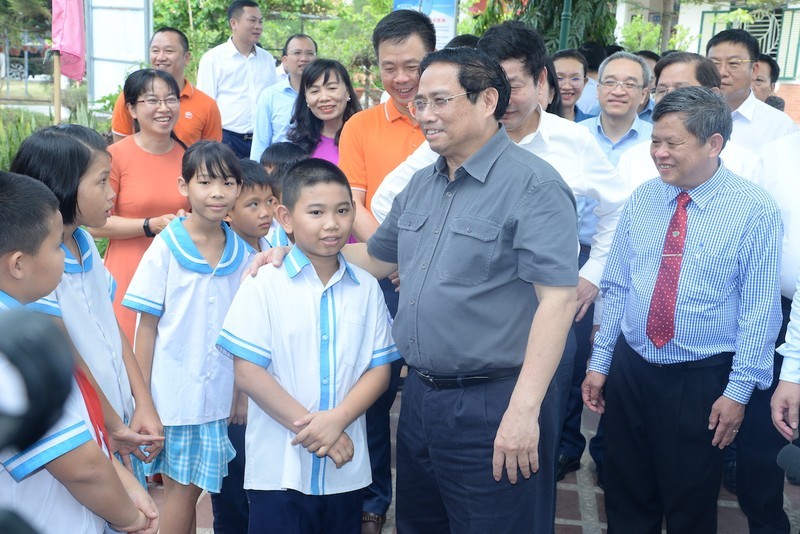 Prime Minister Pham Minh Chinh visits children at SOS Children's Village Nha Trang (Photo: THANH GIANG)