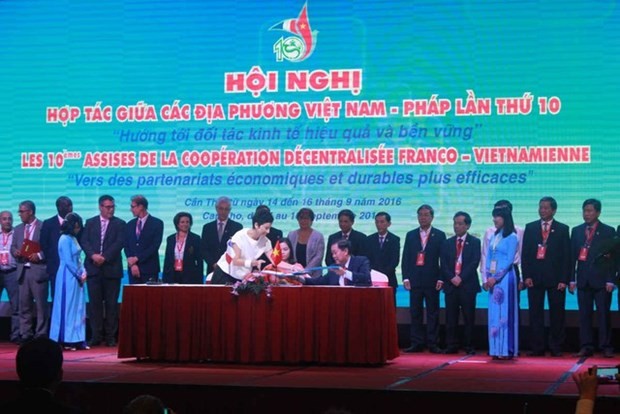 The 10th Vietnam-France decentralised cooperation conference opens in Can Tho in 2016 (Photo: VNA)