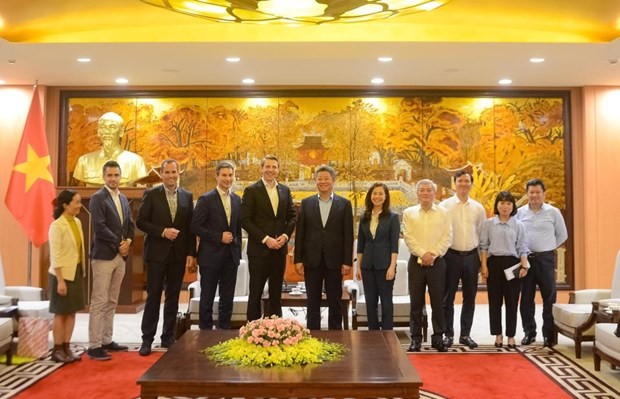 Hanoi People's Committee Vice Chairman Nguyen Manh Quyen (centre) receives an Austrian delegation led by Philipp Gady, Vice President of the Austrian Federal Economic Chamber, on April 18. (Photo: The Hanoi Times)