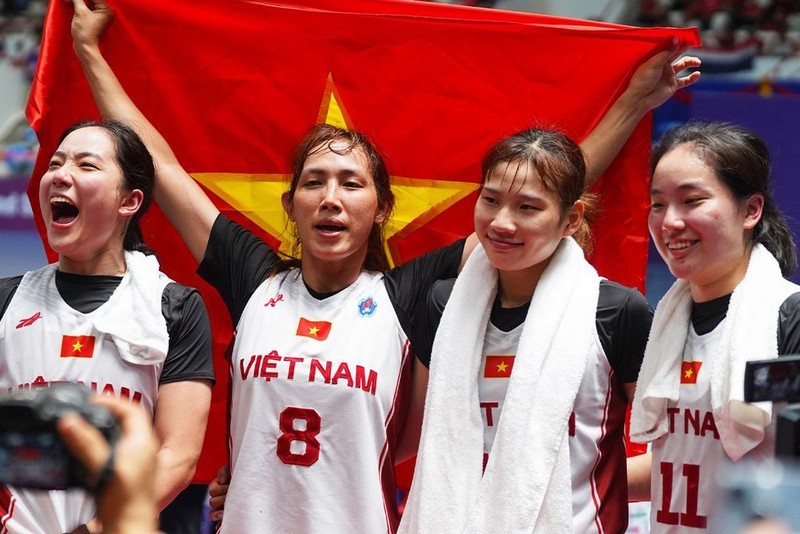 Vietnam seize historic gold medal in women's basketball