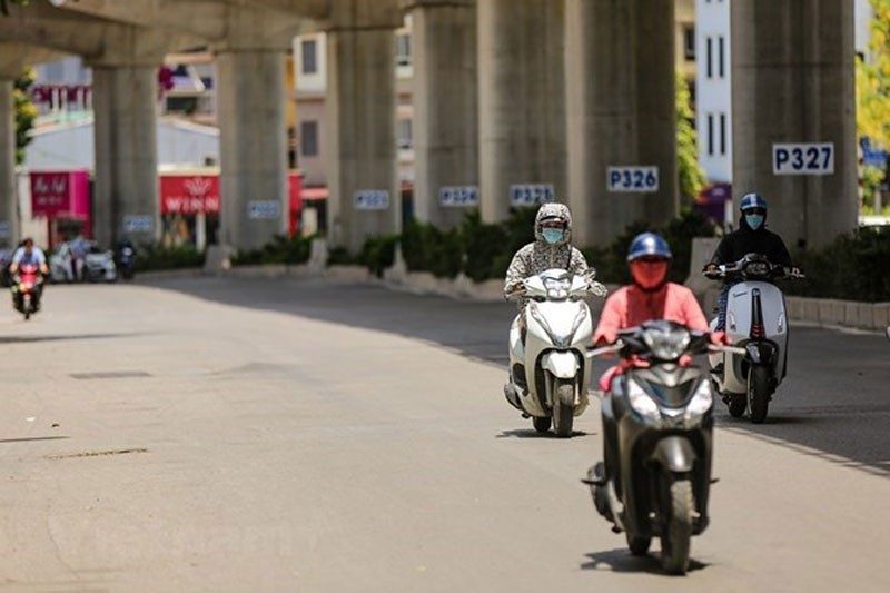 Hanoi suffers burning heat with highest temperature of 38-40C on May 18. (Illustrative image)