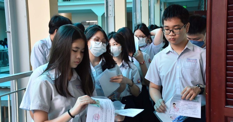 On June 6 and 7, as many as 158 exam venues in Ho Chi Minh City begin to carry out exam procedures for candidates.
