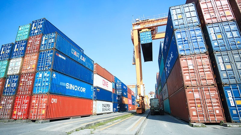 Goods handled at Hai Phong Port (Photo: DUY DANG)