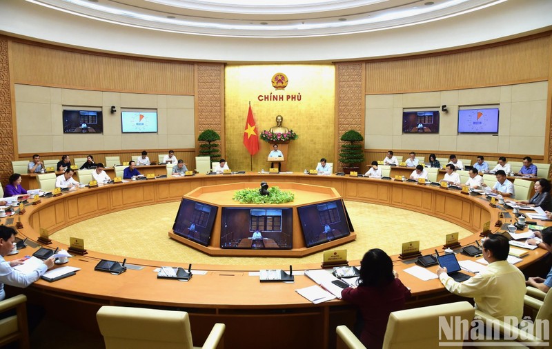 At the cabinet meeting in Hanoi on August 5. (Photo: NDO)