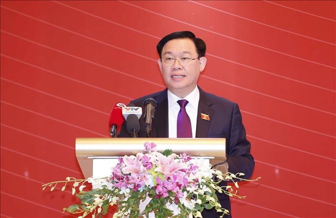 National Assembly Chairman Vuong Dinh Hue speaking at the forum (Photo: VNA)