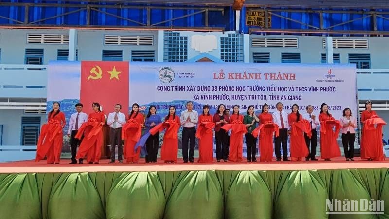 Delegates inaugurate the classrooms at Vinh Phuoc Primary and Secondary School.