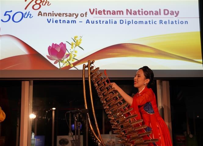 A performance of T-rung, a traditional musical instrument of Vietnam, at the ceremony in Sydney, Australia, on September 8 (Photo: VNA)