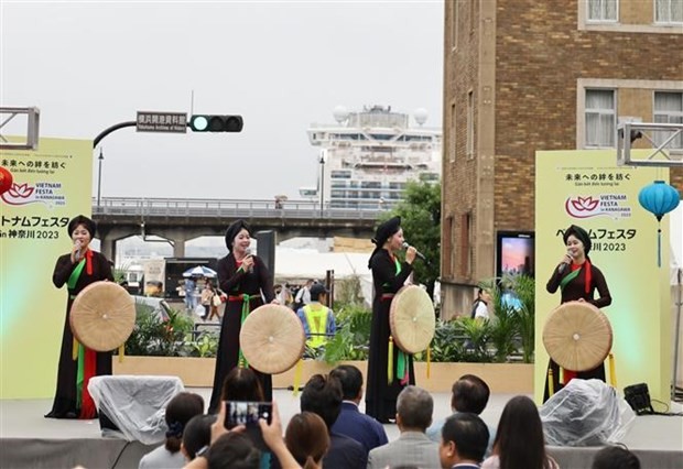 An art performance at the Vietnamese Festival in Kanagawa (Photo: VNA)