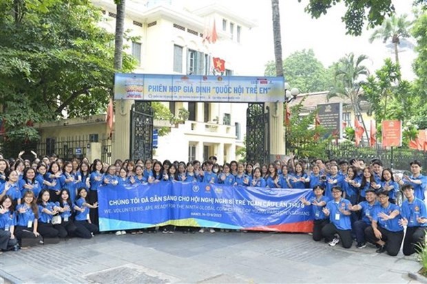 200 liaison personnel and volunteers are selected from more than 2,000 applications to serve the 9th Global Conference Young Parliamentarians (GCYP). (Photo: VNA)