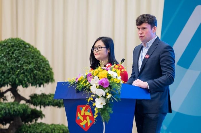 Vietnamese National Assembly deputy Ha Anh Phuong and IPU Board President of the Forum of Young Parliamentarians Dan Carden deliver the statement.