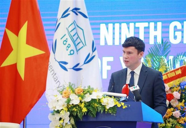 Dan Carden, Member of Parliament of the UK, President of the Board of the IPU Forum of Young Parliamentarians, speaks at the opening ceremony. (Photo: VNA)