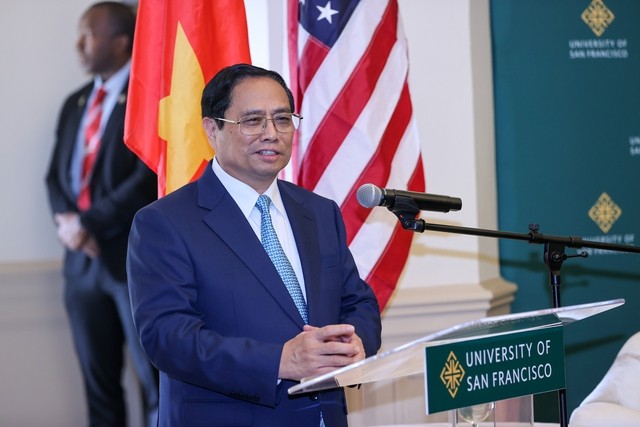 Prime Minister Pham Minh Chinh speaks at the University of San Francisco (USF) on September 18 (local time). (Photo: VGP)