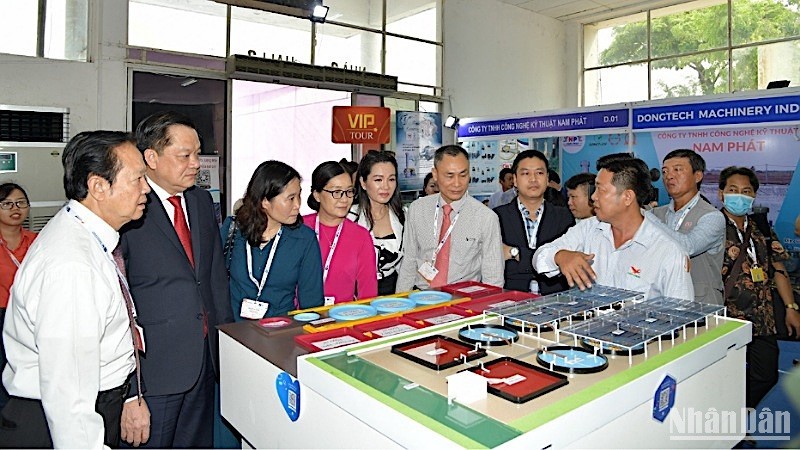 Delegates attend the VietShrimp 2023 in Can Tho (Photo: NDO)