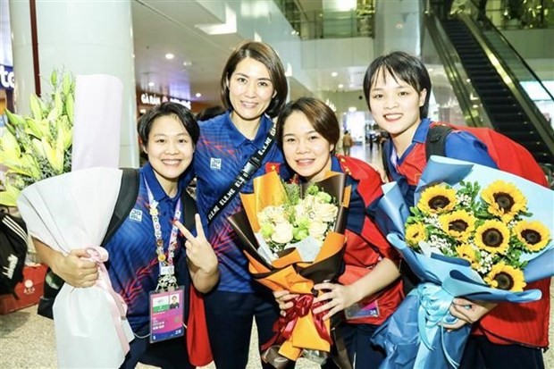 The karate team at Noi Bai International Airport. (Photo: VNA)