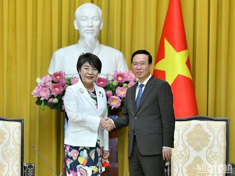 President Vo Van Thuong receives Japanese Minister of Foreign Affairs Kamikawa Yoko in Hanoi on October 10. (Photo: NDO)