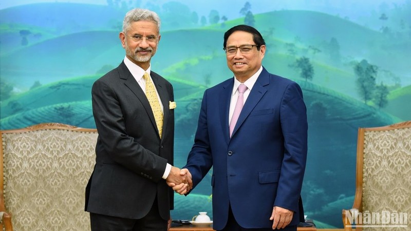 Prime Minister Pham Minh Chinh (R) and Indian Minister of External Affairs S. Jaishankar. (Photo: NDO)