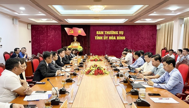 At the working session between Meiko and leaders of Hoa Binh Province. (Photo: NDO)