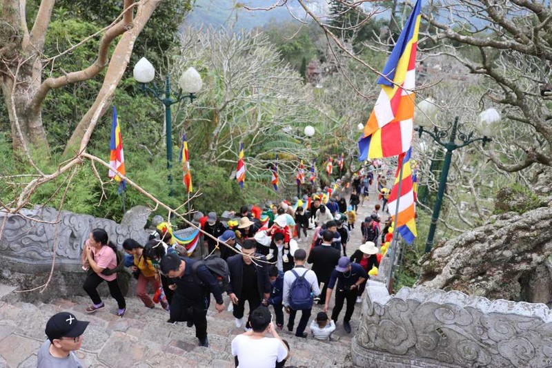 Tourists visit Yen Tu in March 2023. (Photo: quangninh.gov.vn)