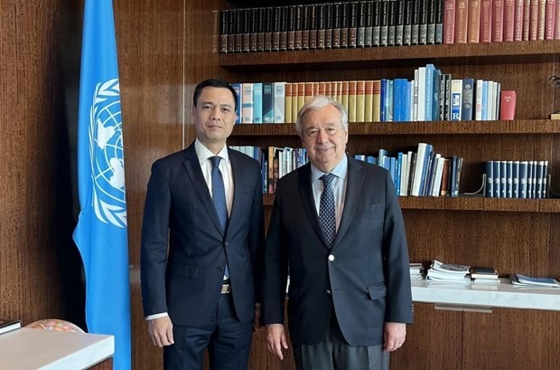 UN Secretary-General António Guterres (R) and Ambassador Dang Hoang Giang, Permanent Representative of Vietnam to the UN (Photo: VNA)