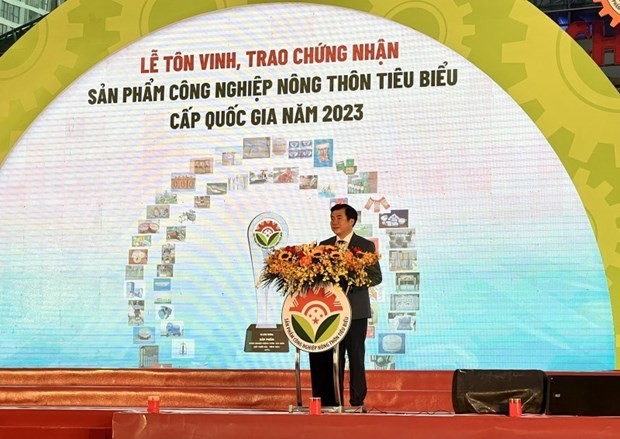 Deputy Minister of Industry and Trade Nguyen Sinh Nhat Tan speaks at the event held in Hanoi on December 15. (Photo: VNA)