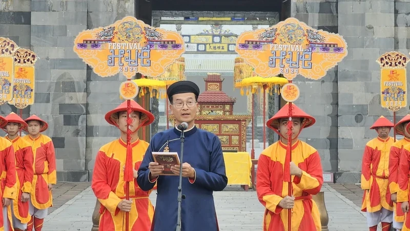 Director of the Hue Monuments Conservation Centre Hoang Viet Trung speaks at the ceremony to announce the Hue Festival. (Photo: VNA)