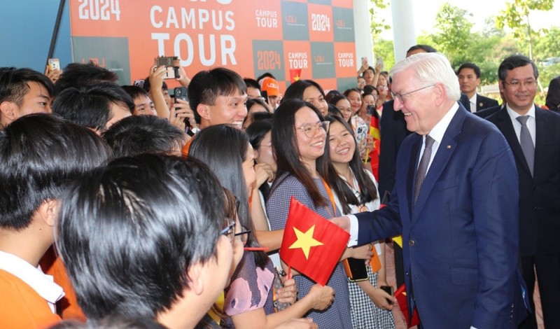 German President Frank-Walter Steinmeier visits the Vietnamese-German University - a "lighthouse project" for the close relations between the two countries. (Photo: VOV)