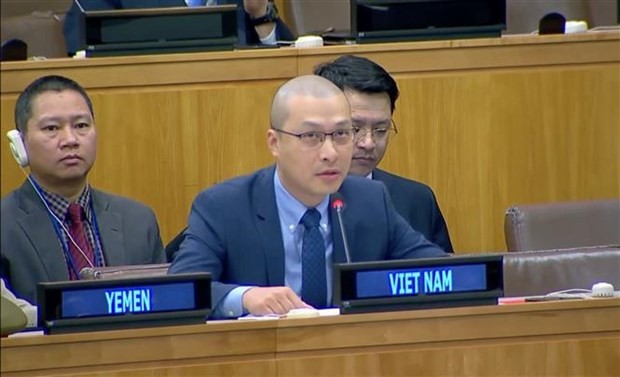 Minister Counsellor Nguyen Hoang Nguyen, Deputy Permanent Representative of Vietnam to the UN, speaks at the recent plenary meeting of C34. (Photo: VNA)