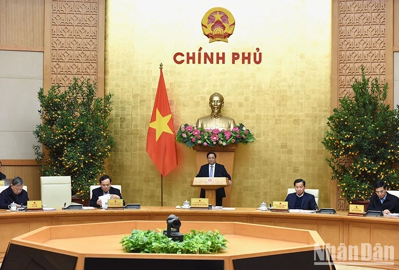 Prime Minister Pham Minh Chinh addresses the Government meeting (Photo: NDO)