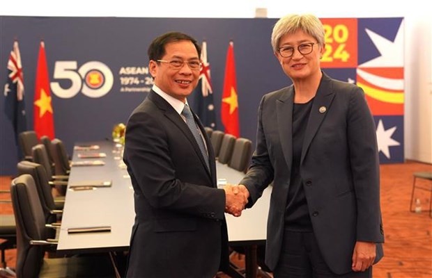 Foreign Minister Bui Thanh Son (left) and Australian counterpart Penny Wong (Photo: VNA)