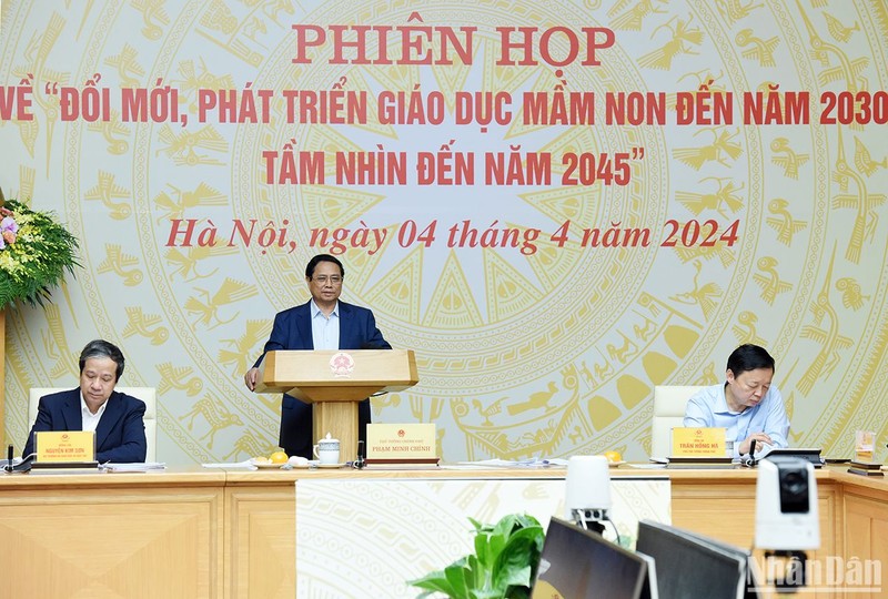 Prime Minister Pham Minh Chinh speaks at the meeting. (Photo: NDO)