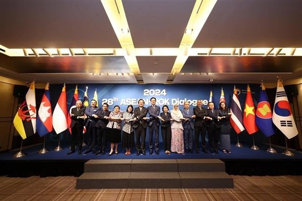SOM leaders, heads of delegations and Deputy Secretary-General of ASEAN for the ASEAN Political-Security Community at the event. (Photo: VNA)