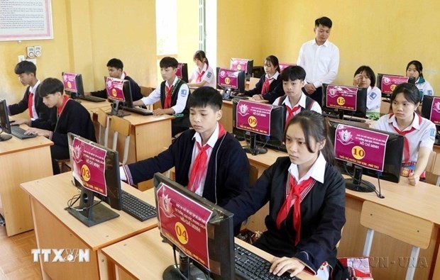 At an IT class at a secondary school in Phu Tho province. (Photo: VNA)