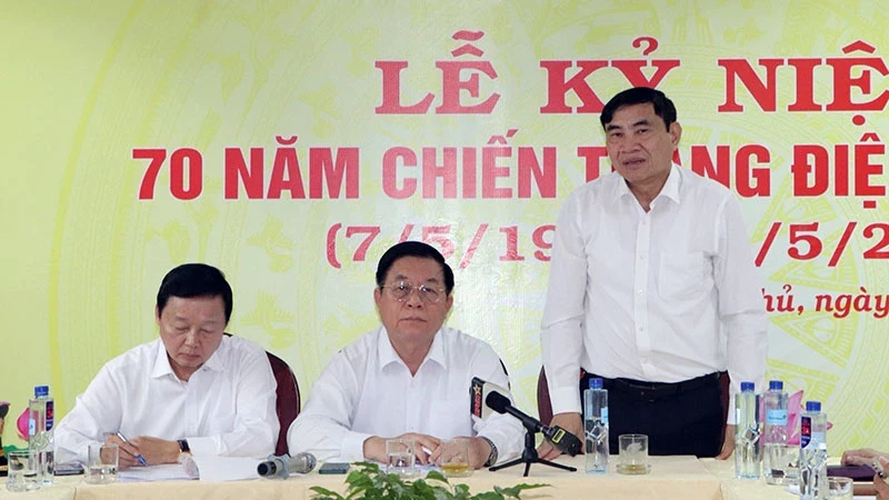Secretary of the Dien Bien Provincial Party Committee Tran Quoc Cuong speaks at the rehearsal for the celebration of the 70th anniversary of Dien Bien Phu Victory.