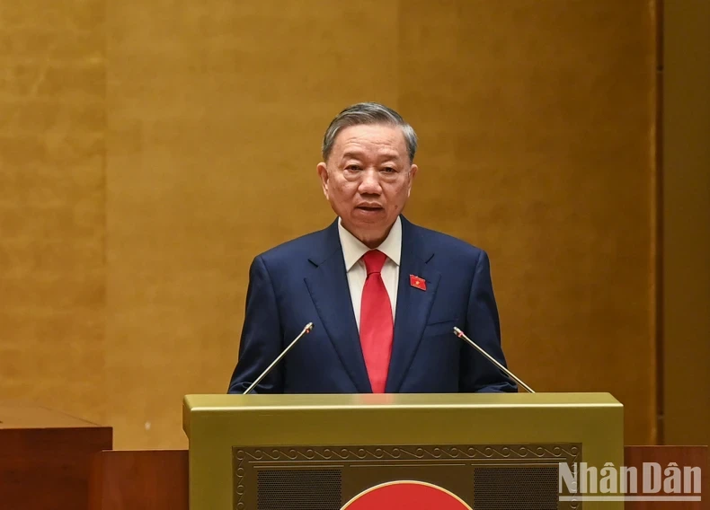 The new State President pledges to strictly and fully perform his tasks and authority. (Photo: NDO)