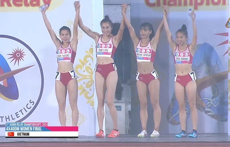 Four Vietnamese athletes win the gold medal in the women's 4x400m relay team at the 2024 Asian Relay Championship in Thailand on May 21. (Photo: dangcongsan.vn)