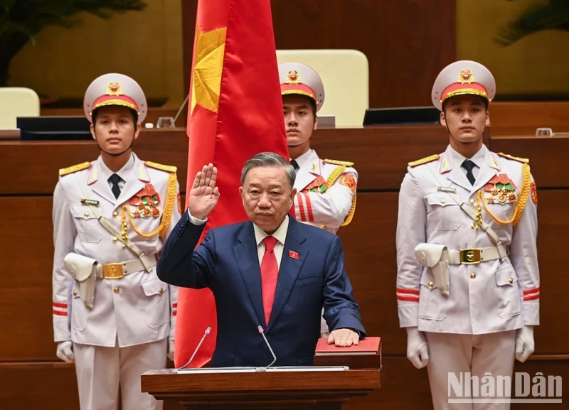Newly-elected State President To Lam takes oath of the office on May 22 (Photo: NDO)