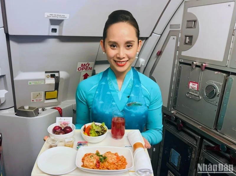 Vietnam Airlines will supply the specialty product of Son La plum in its flights from June 8 to 15, 2024. (Photo: NDO)