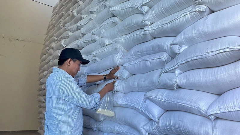 More than 1,800 tonnes of rice from the national reserves, will be provided for the three provinces of Cao Bang, Lai Chau and An Giang. (Photo: GDSR)