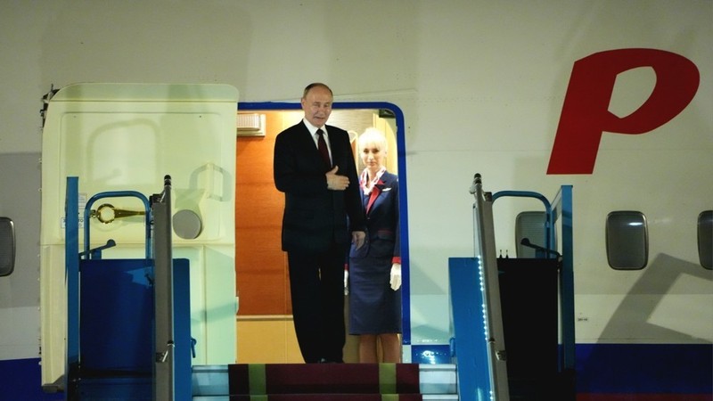 Russian President Vladimir Putin boards his plane on June 20, concluding the State visit to Vietnam. (Photo: tienphong.vn)