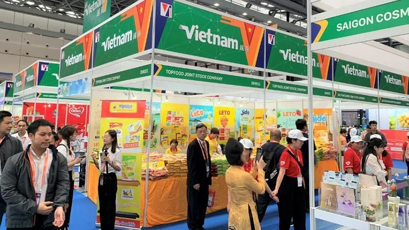 The Vietnamese pavilion at the 20th China-ASEAN Expo (CAEXPO) in Guangxi, September 2023. (Photo: Huu Hung)